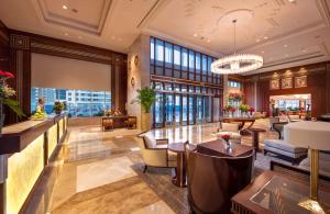 Uma área de estar em Stella Di Mare Dubai Marina Hotel