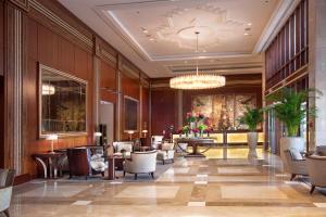 Uma área de estar em Stella Di Mare Dubai Marina Hotel