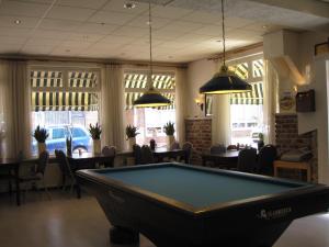 Biliár nebo kulečník v ubytování Hotel Valkenhof