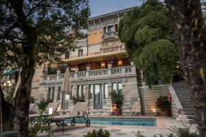 Piscina di Hotel Laurin o nelle vicinanze