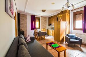 A seating area at Apartamentos Rurales El Prado