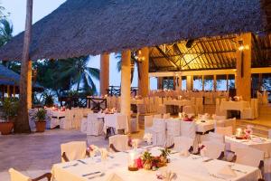 Restaurace v ubytování Baobab Beach Resort & Spa + 37 fotografií