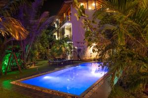 The swimming pool at or close to Hotel Finlanka