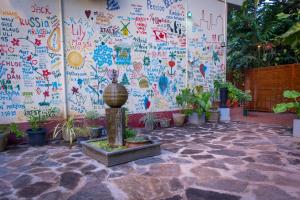 A garden outside Hotel Finlanka