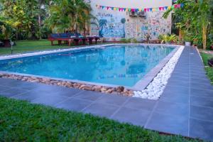 The swimming pool at or close to Hotel Finlanka