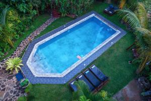 The swimming pool at or close to Hotel Finlanka