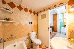 Et badeværelse på Town House for 6-16 with AC + 49 billeder