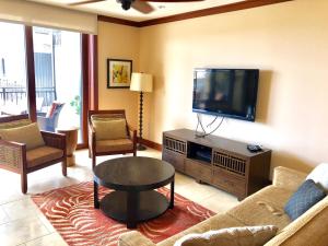 TV a/nebo společenská místnost v ubytování Beach Villas at Ko Olina 5th floor Ocean View + 10 fotografií