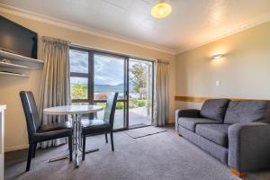 Гостиная зона в Lakeside Motel & Apartments