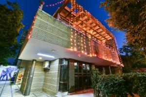 El edificio en el que está el hostal