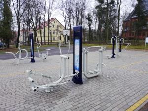 Plac zabaw dla dzieci w obiekcie Apartament Parkowy