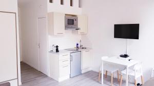 Cosy central studio Nice Rossini large balcony