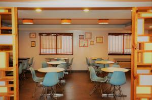 Restaurace v ubytování Ramada by Wyndham Staten Island