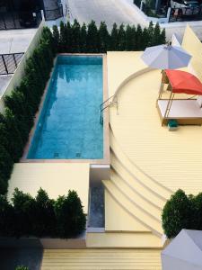 A view of the pool at La La Moon Krabi Poshtel'n' Pool or nearby