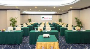 Kawasan bisnes dan/atau bilik persidangan di Bayview Hotel Langkawi