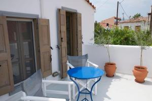Balkón alebo terasa v ubytovaní Garden Village House in Pythagorio-Hora, Samos Island