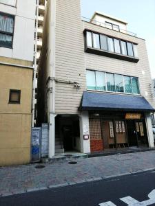 岡山的住宿－Special Honmachi，街道边的建筑物