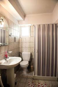 Kylpyhuone majoituspaikassa Guesthouse To tzaki