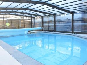 Bazén v ubytování Holiday Home in Redu with Heated Pool nebo v jeho okolí