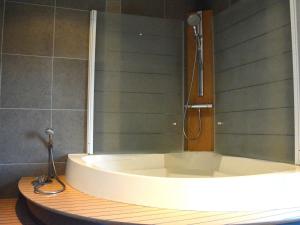 Koupelna v ubytování Holiday Home in Redu with Heated Pool