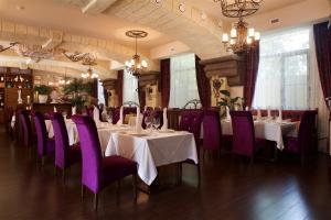 Restauracja lub miejsce do jedzenia w obiekcie Alean Family Resort & SPA Doville 5* Ultra All Inclusive