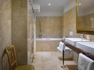 Kupatilo u objektu Grandezza Hotel Luxury Palace +37 fotografija