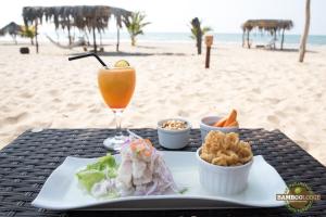 Makanan di atau berdekatan hotel