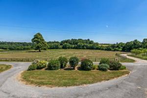 Gallery image of Watley Farm in Winchester