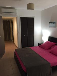 Postel nebo postele na pokoji v ubytování Superbe appartement T2 résidence sécurisée