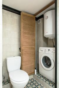 Two level apartment Odessa for 4 tesisinde bir banyo