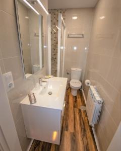 Afbeelding uit fotogalerij van Apartamentos Silo in Pravia