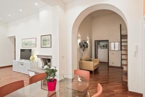 Foto da galeria de BDC - Colosseum Superior Apartment em Roma