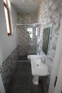 Photo de la galerie de l'établissement Hotel Naumpasa Konagi, à Istanbul