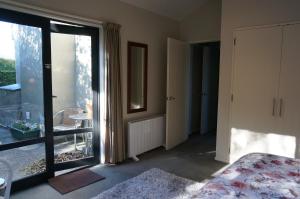 Posteľ alebo postele v izbe v ubytovaní Haven Sanctuary Suite with Private Entrance