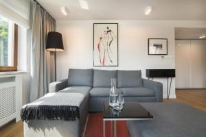 Posezení v ubytování Apartment with Terrace and Sauna by Grand Apartments