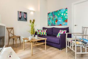 Część wypoczynkowa w obiekcie Suites Sevilla Plaza