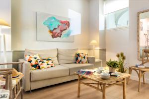 Część wypoczynkowa w obiekcie Suites Sevilla Plaza