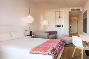 Кровать или кровати в номере Ama Islantilla Resort