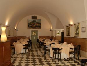 Hotel Vecchio Mulino餐厅或其他用餐的地方