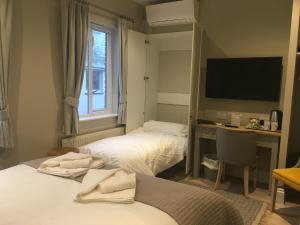 Gallery image of The Galleon Inn in Fowey