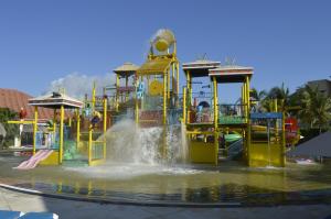 Bazén v ubytování All Ritmo Cancun Resort & Water Park nebo v jeho okolí