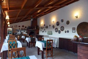 A restaurant or other place to eat at Villa Konak Hotel