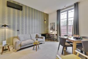 Villa Erizio, a bucolic and urban break的休息区