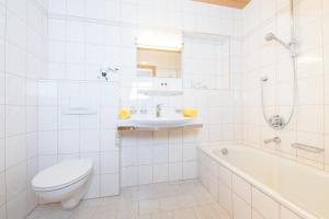 Łazienka w obiekcie Landhaus Pfurtscheller