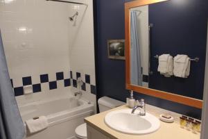 Ванная комната в Siennas Harbour House