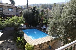 Uma vista da piscina em Shulamit Yard ou nas proximidades