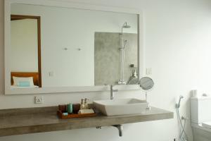 A bathroom at Ubuntu Beach Villas by Reveal