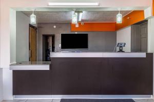 TV a/nebo společenská místnost v ubytování Studio 6-Temple, TX