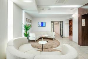 Posezení v ubytování Hotel Różany Gaj - Destigo Hotels