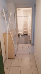 Baðherbergi á Alery apartment with terrace AC wifi 7th floor a few meters from the sea by Affitto-Nizza
